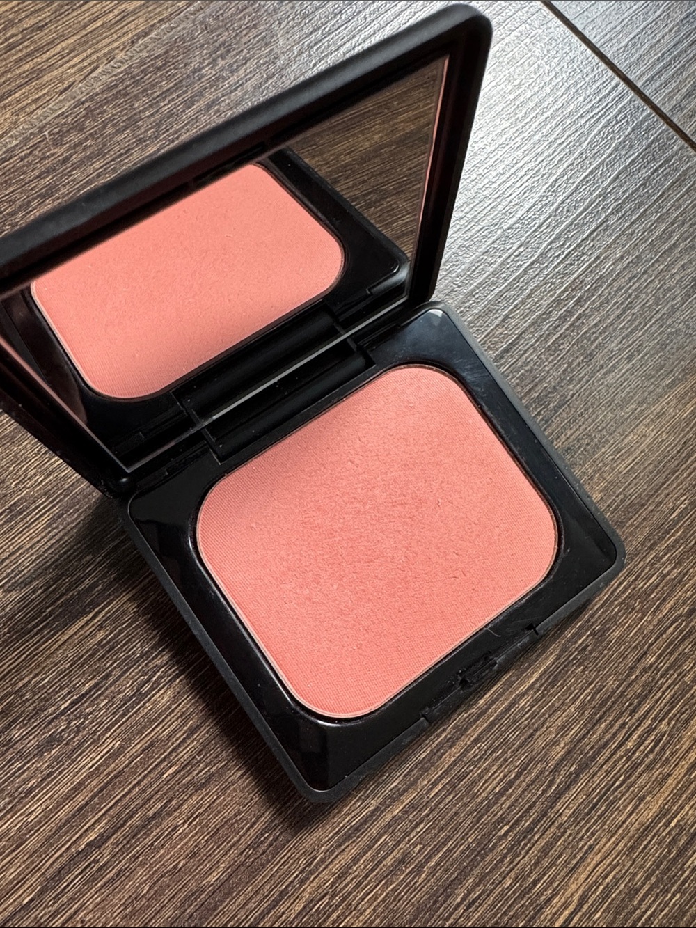 Kat Von D everlasting shaper blush in Bellisima